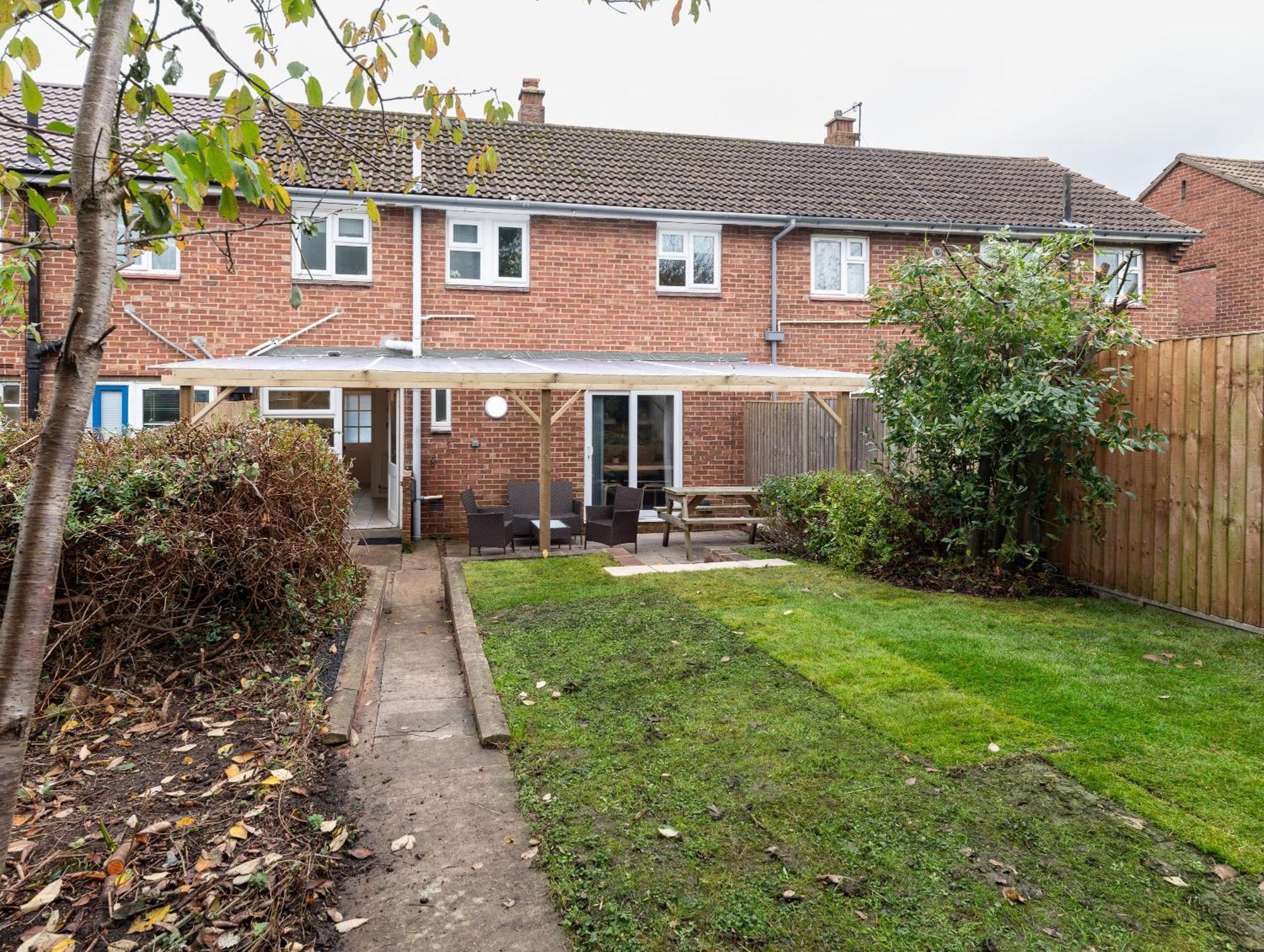 Brett - Horfield - Away From - Sleeps 7 * Bristol