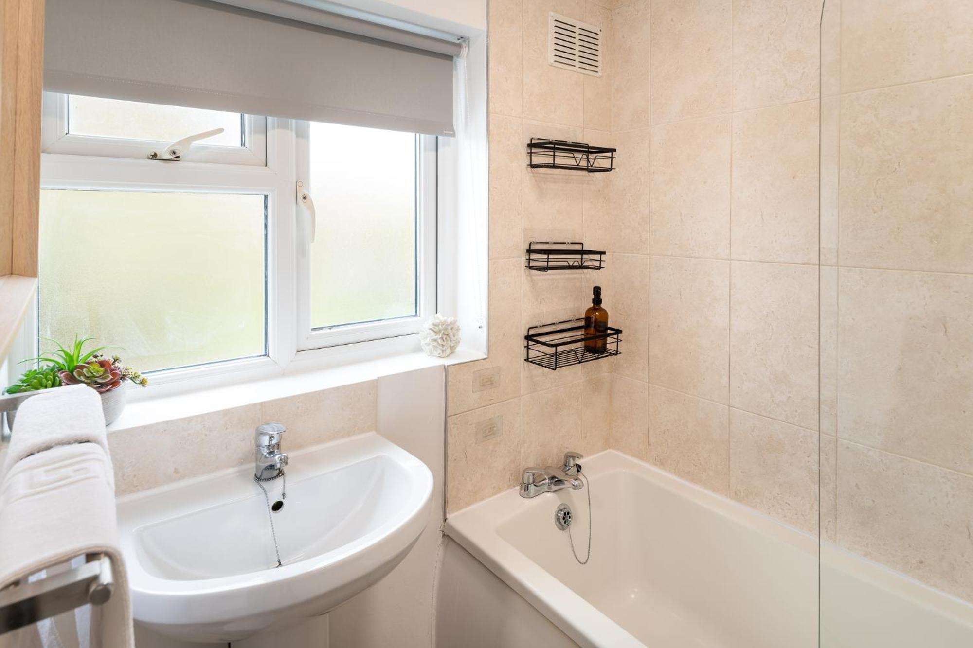 Brett - Horfield - Away From - Sleeps 7 *